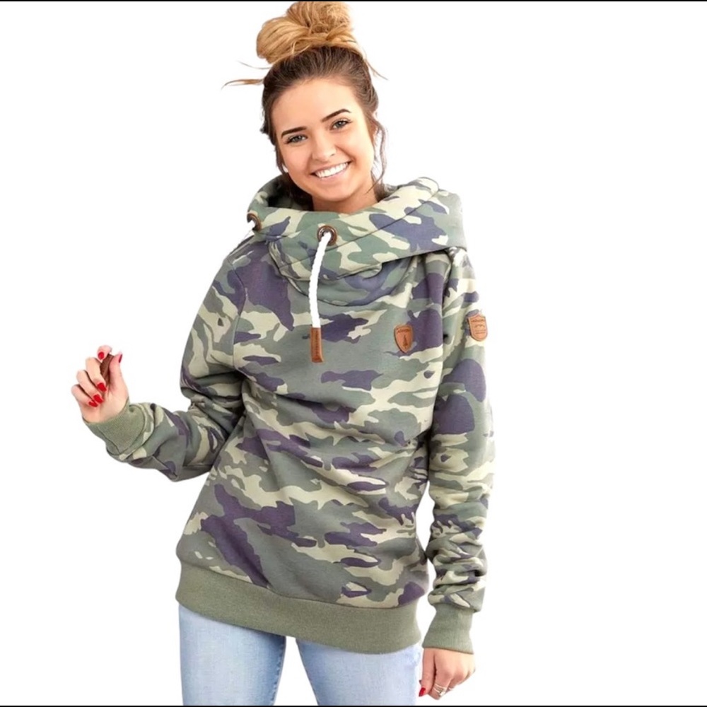 Carol Camo Hooded Sweatshirt
Size Small